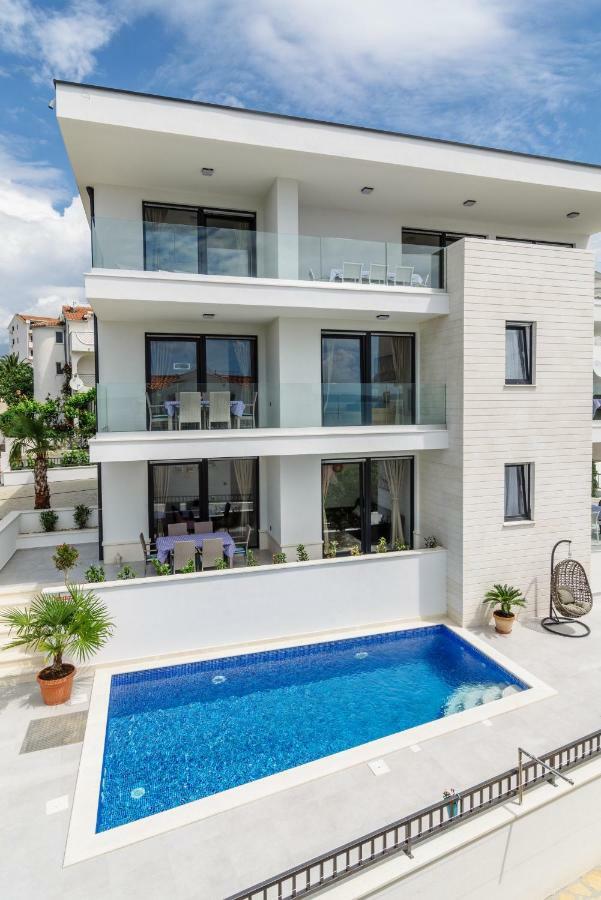 Apartments Villa Dalmatia Трогир Экстерьер фото