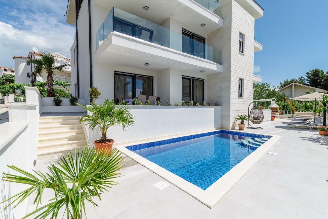 Apartments Villa Dalmatia Трогир Экстерьер фото