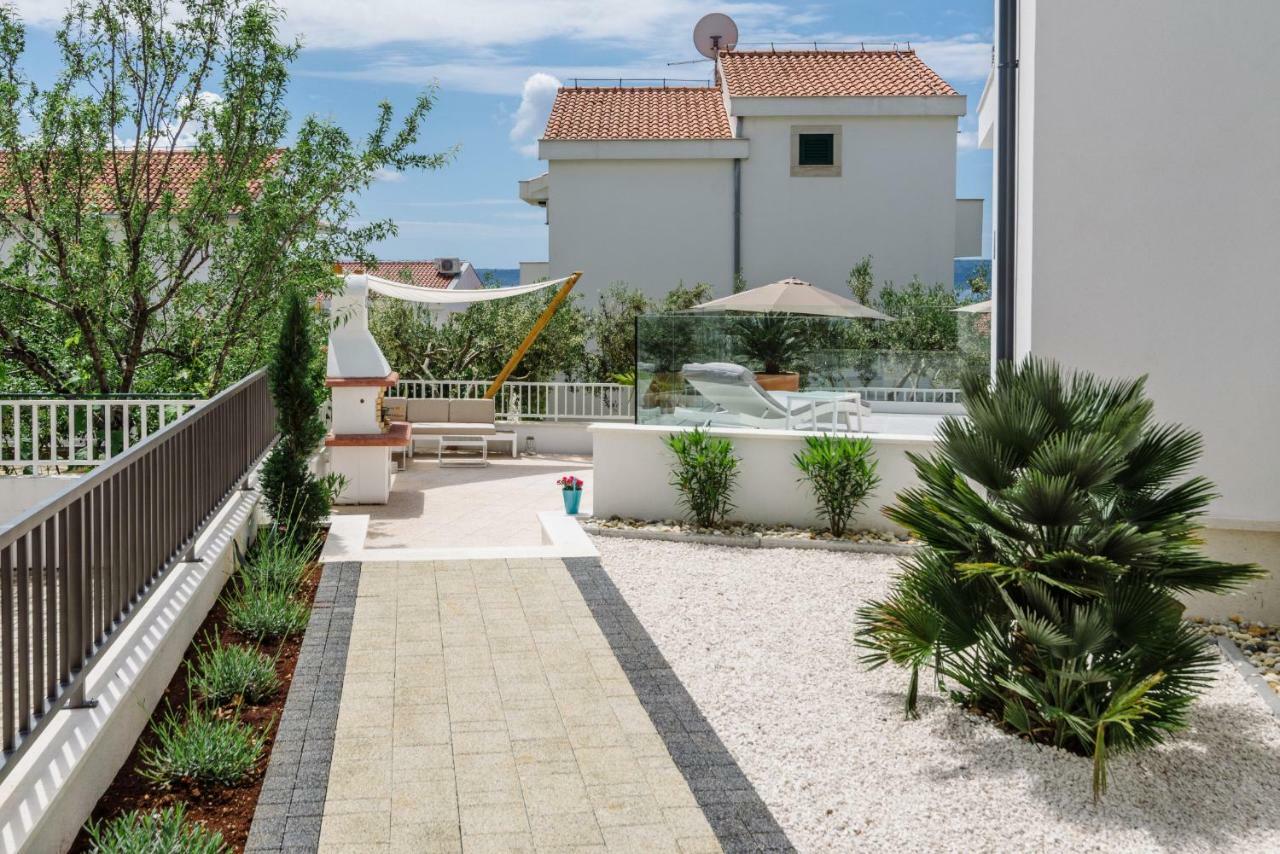 Apartments Villa Dalmatia Трогир Экстерьер фото