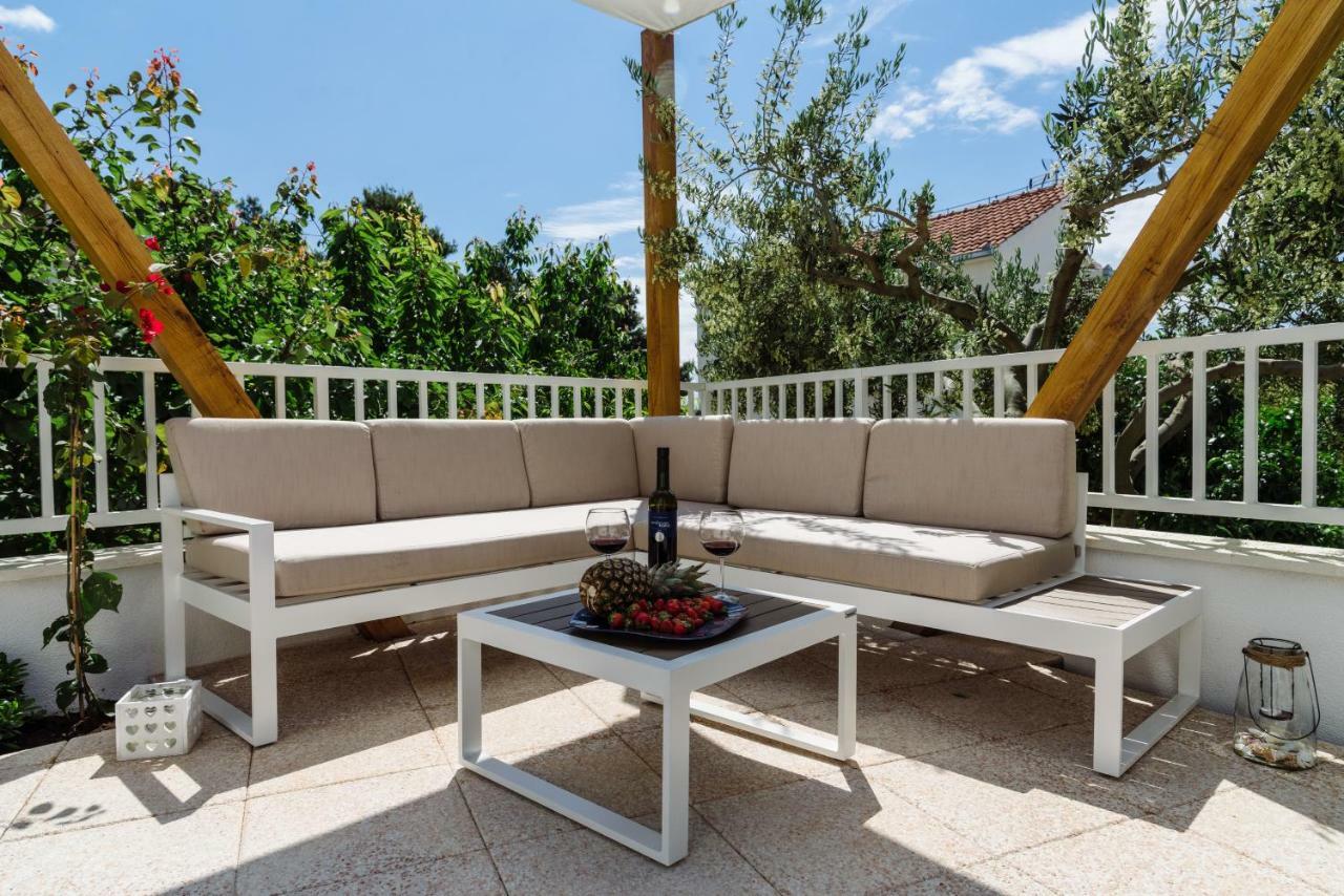 Apartments Villa Dalmatia Трогир Экстерьер фото