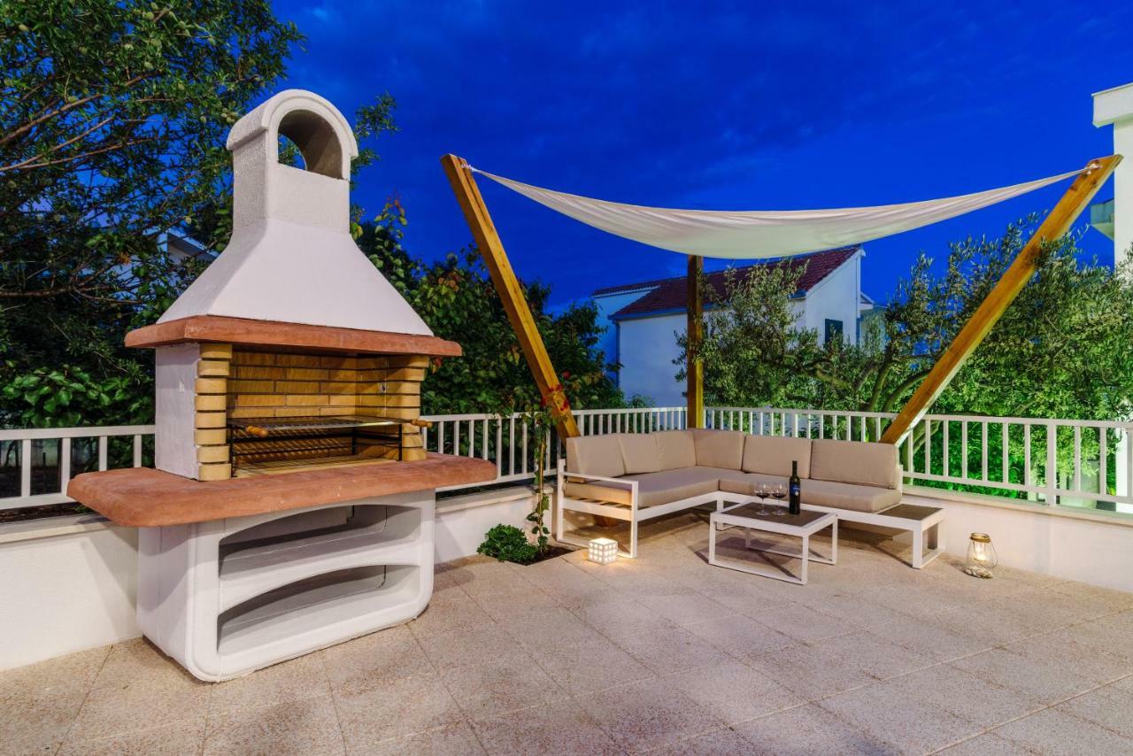 Apartments Villa Dalmatia Трогир Экстерьер фото