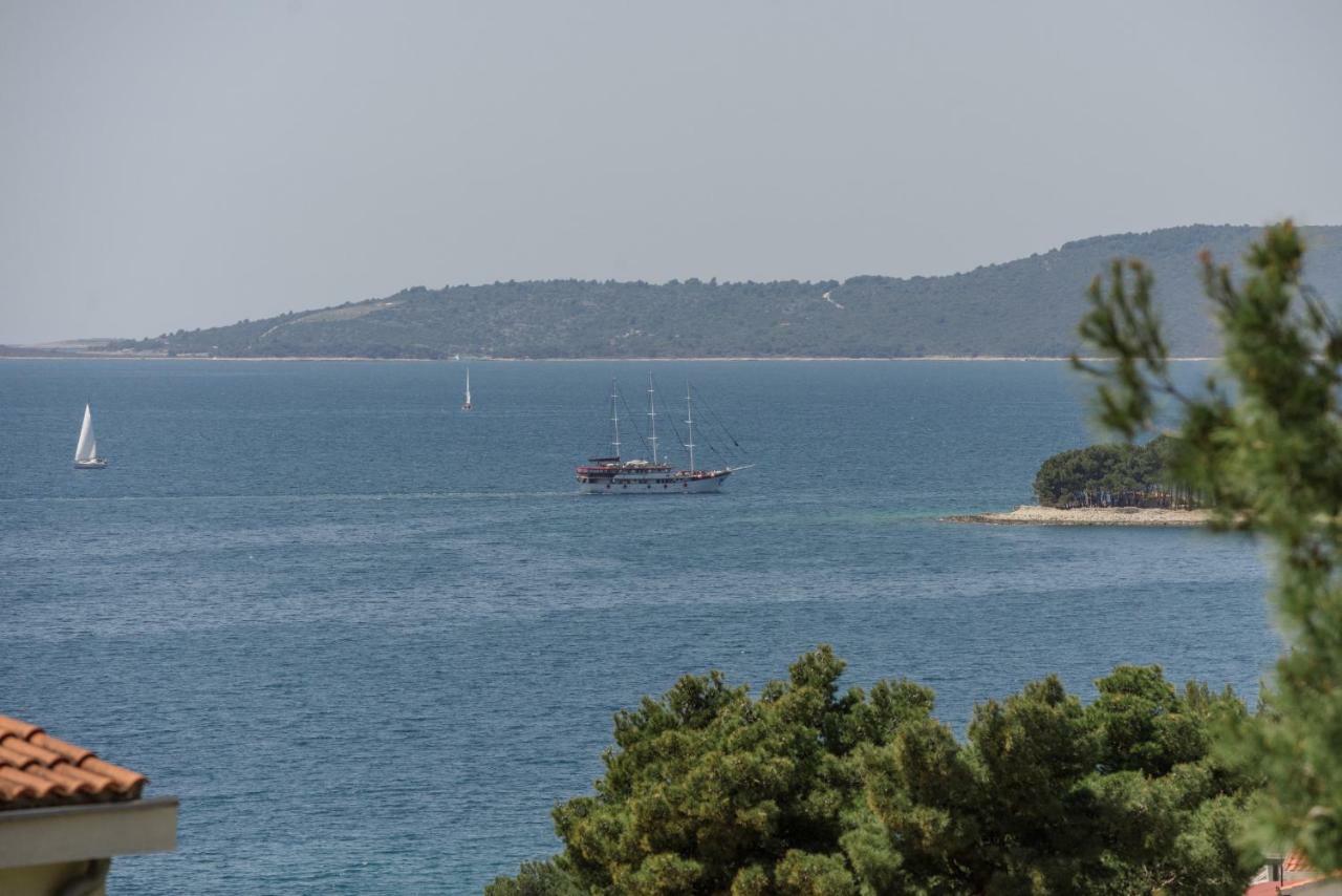 Apartments Villa Dalmatia Трогир Экстерьер фото