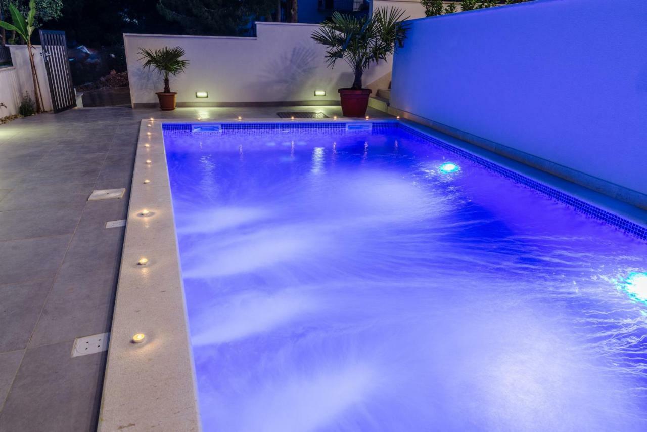 Apartments Villa Dalmatia Трогир Экстерьер фото