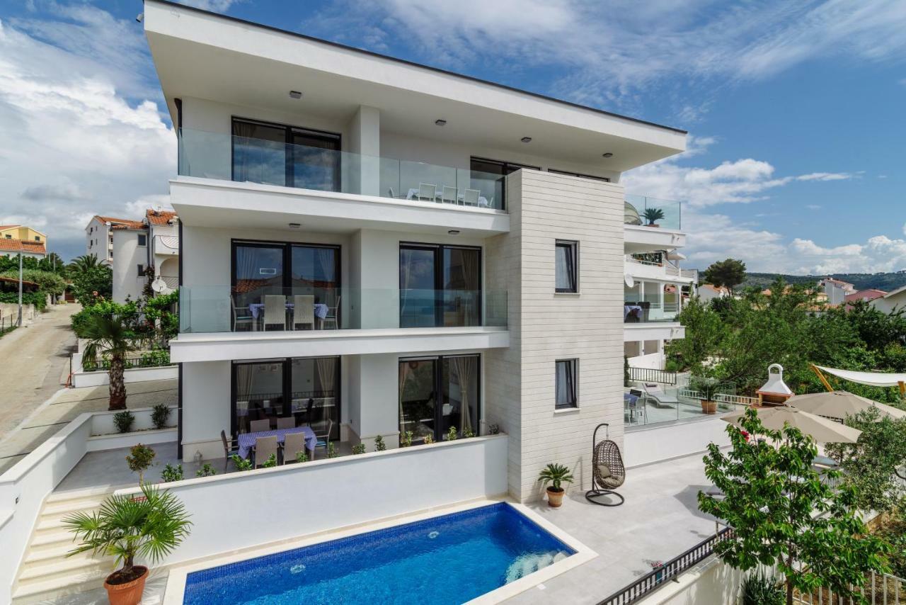 Apartments Villa Dalmatia Трогир Экстерьер фото