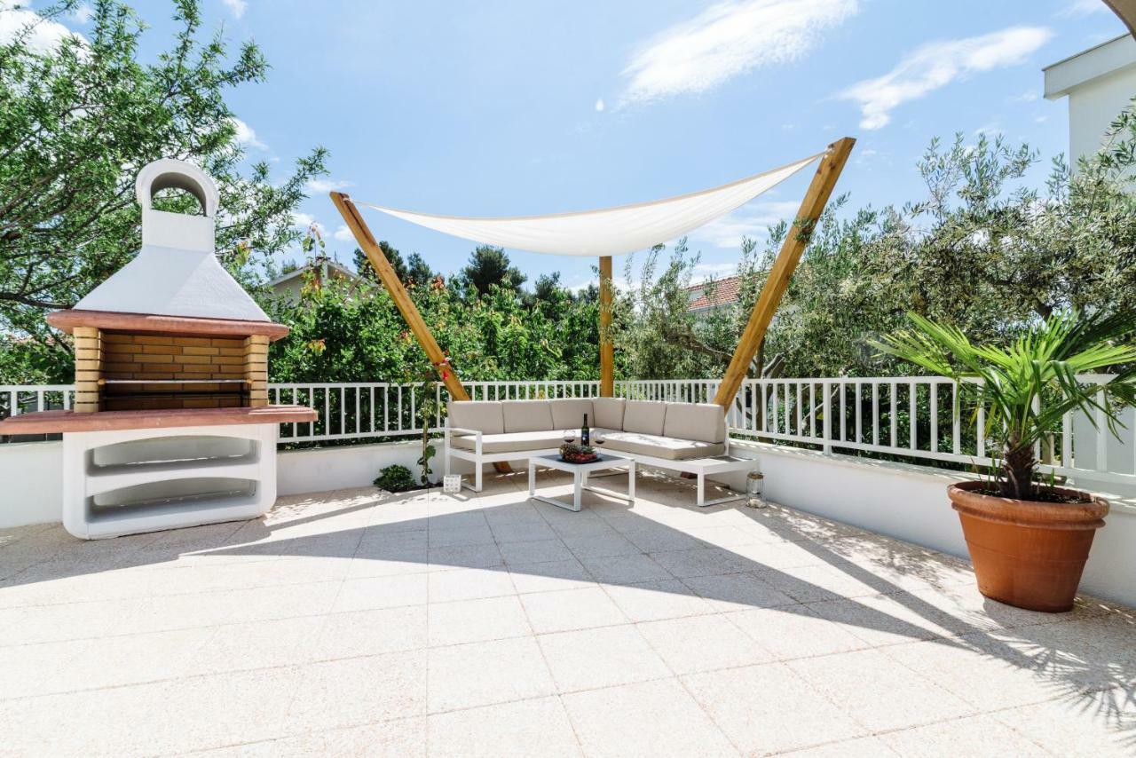 Apartments Villa Dalmatia Трогир Экстерьер фото